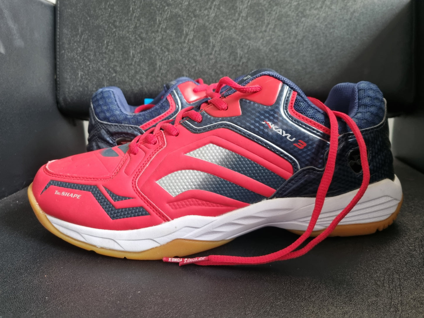 YONEX AKAYU 3 RED/DRK NAVY BADMINTON SHOES TRU CUSHION TECH