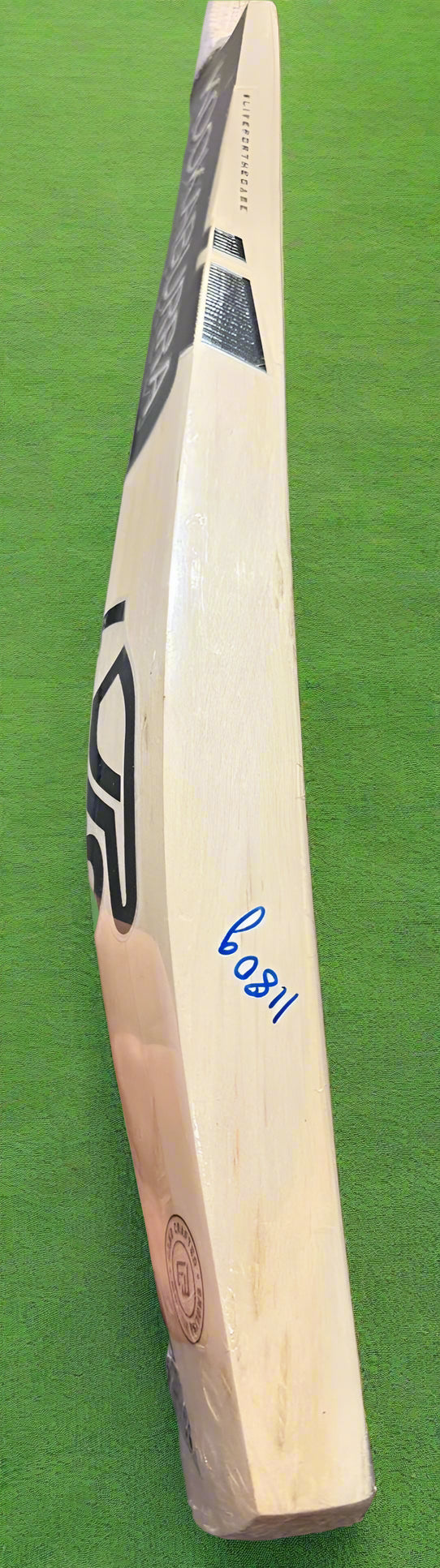 Kookaburra Shadow Pro 5.0 Cricket Bat