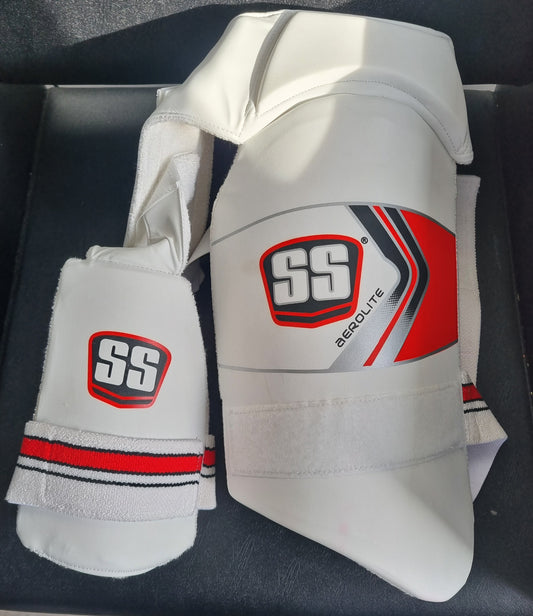SS Aerolite Combo Thigh Pad ADULT SIZE FOR RIGHT HANDED